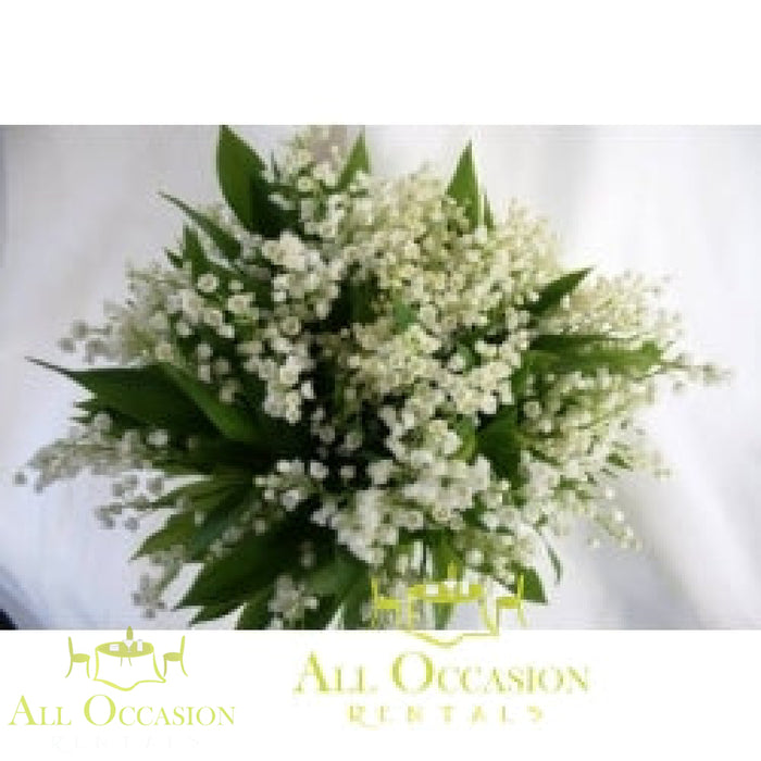 Bouquets Flowers arrangement with white blooms and green leaves for all occasions.
