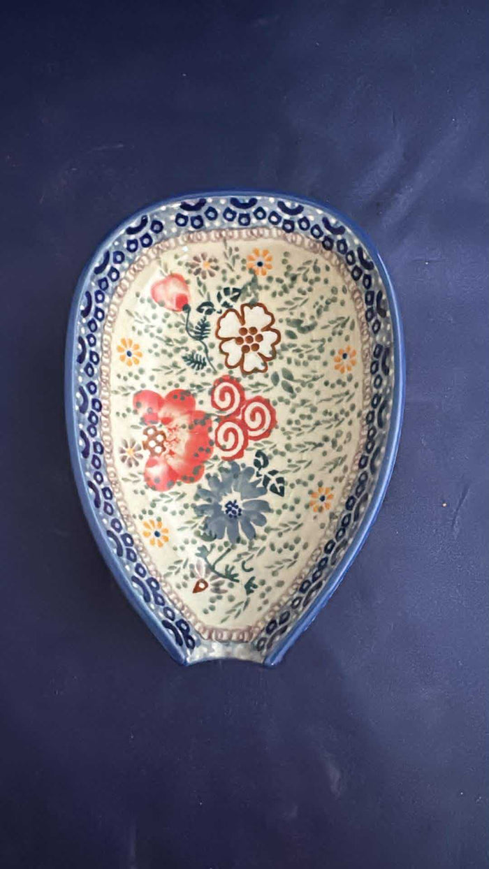 Manufaktura Sweet Pea Spoon Rest - Shape: P-093 - Pattern: Sweet Pea (EO38)