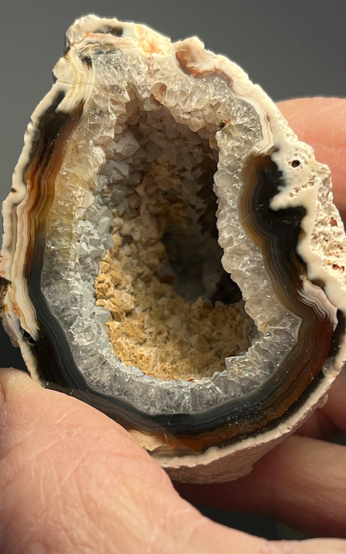 Agate Geode Half 054