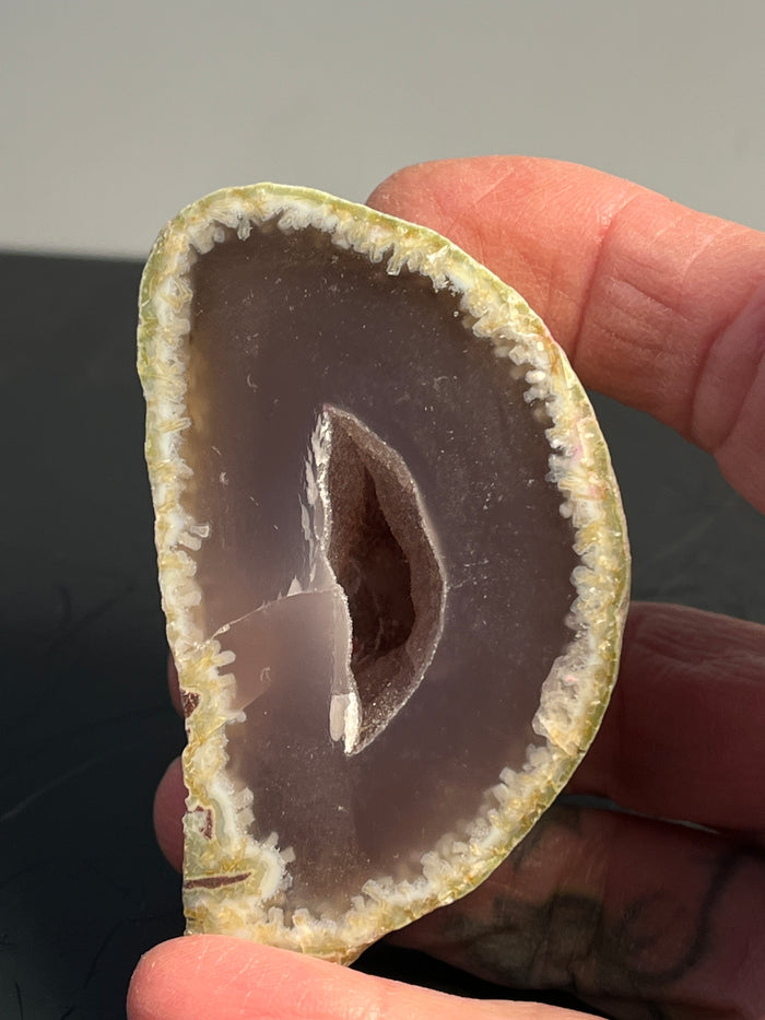 Agate Geode Half 059