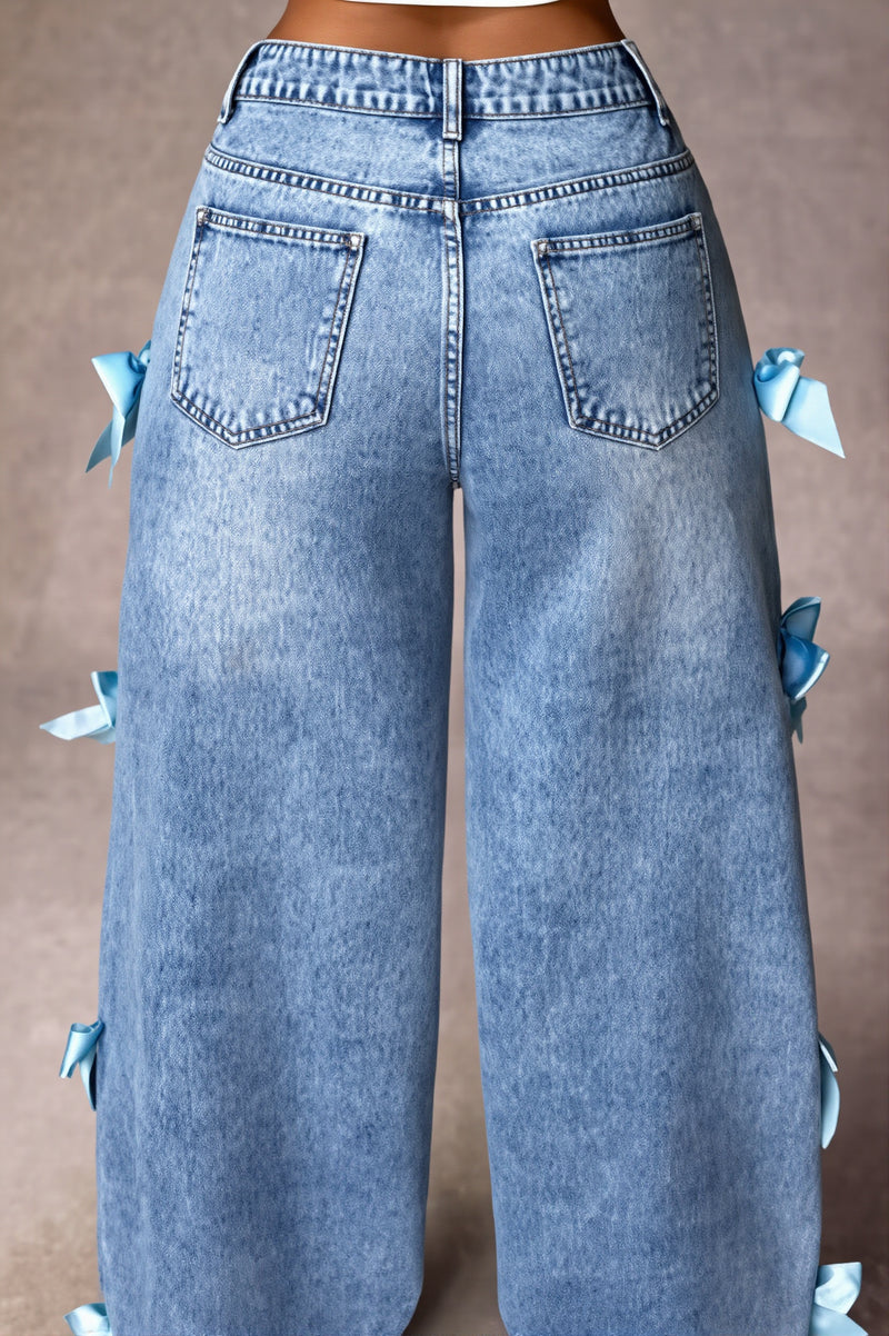 Bow Patch Washed Loose Straight Jeans