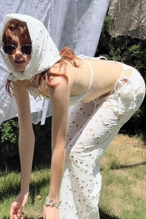 Chic White Floral Embroidery Relaxed Pants