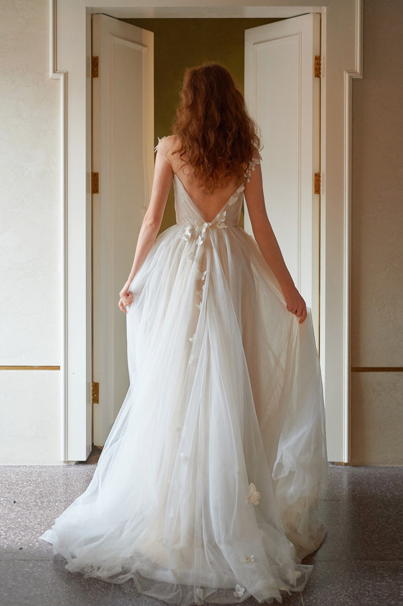 Dreamy Petal V Neck Backless Reception Dress