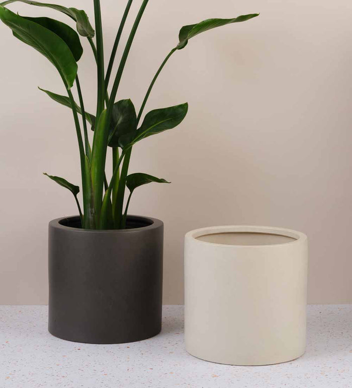 Graphite Earthenware Pot (25cm)
