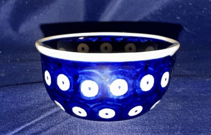 Manufaktura Holly Berry with Owls Eye Small Bowl - Shape: M-079 - Pattern: Holly Berry with Owls Eye