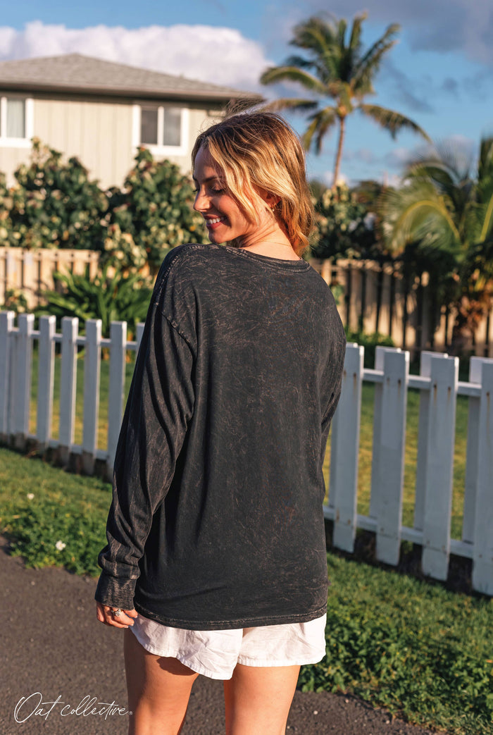 THE NORTH POLE Mineral Washed Long Sleeve Graphic Tee