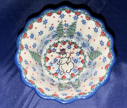 U4661 Small Ruffled Bowl - Shape: 916 - Pattern: U4661