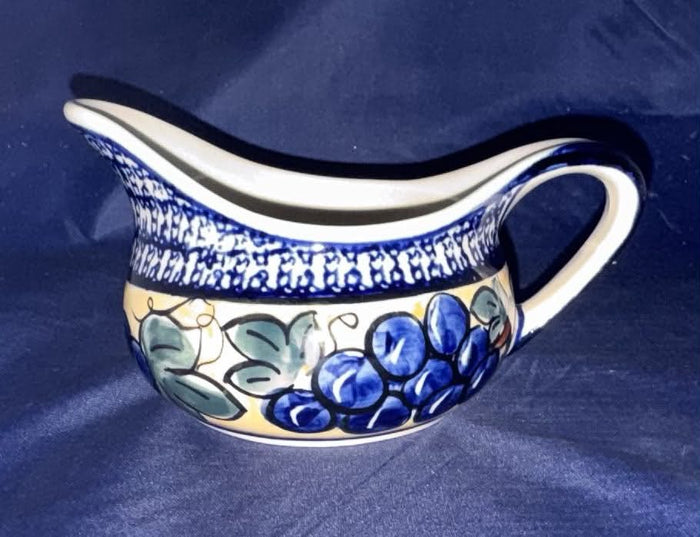 Zaklady Grape Gravy Boat - Shape: GU1003 - Pattern: Grapes (DU8)