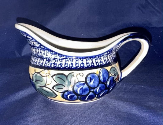 Zaklady Grape Gravy Boat - Shape: GU1003 - Pattern: Grapes (DU8)